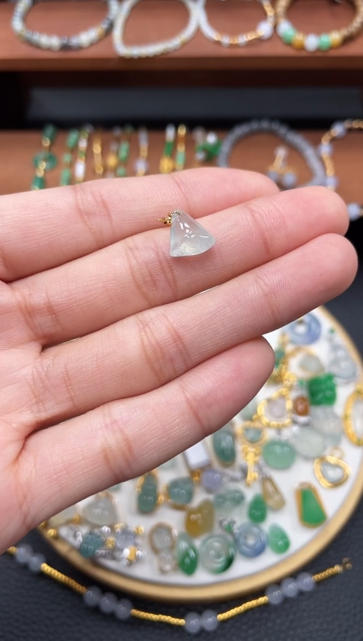 【闪购商品】翡翠吊坠(不含链)18K金镶嵌一个  JK310