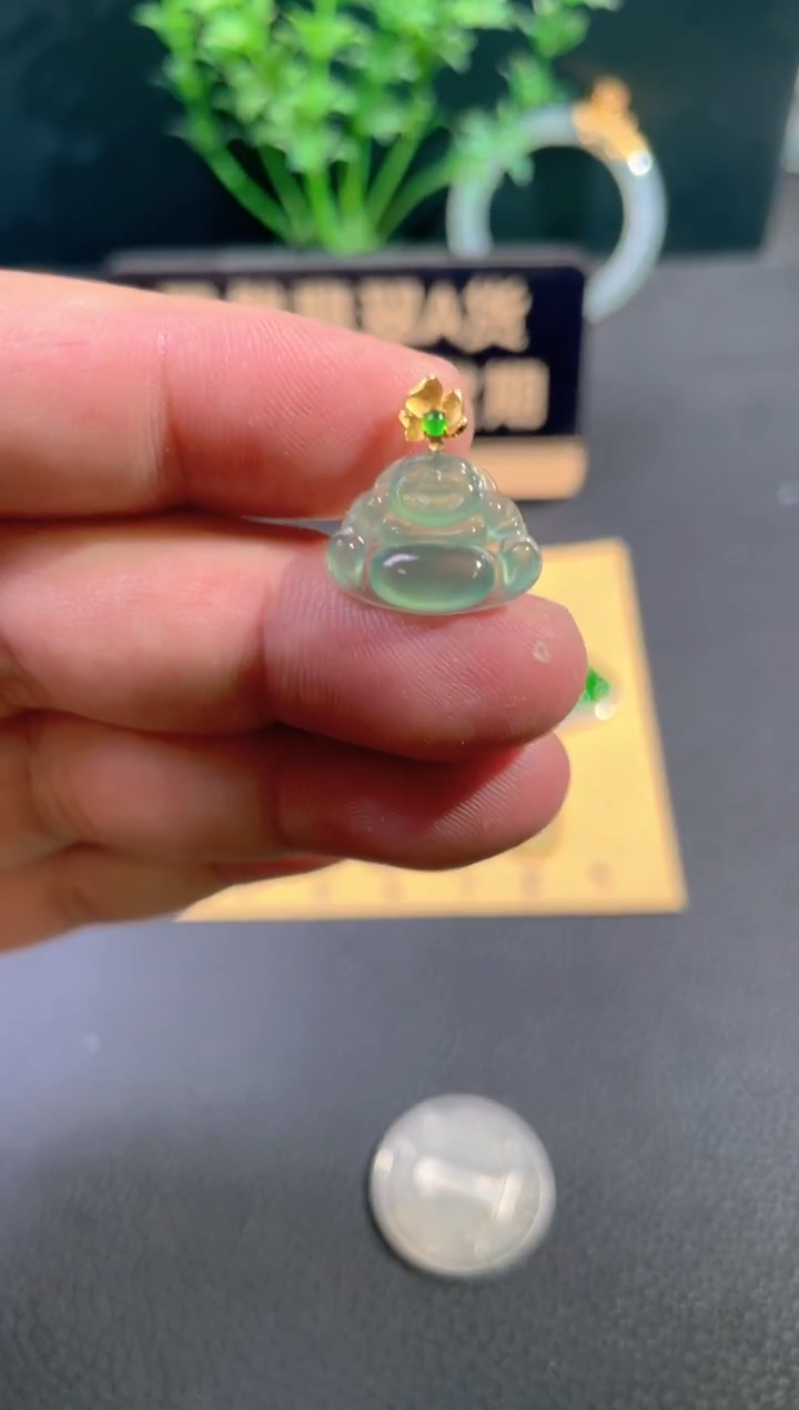 颈饰18K金镶嵌翡翠翡翠