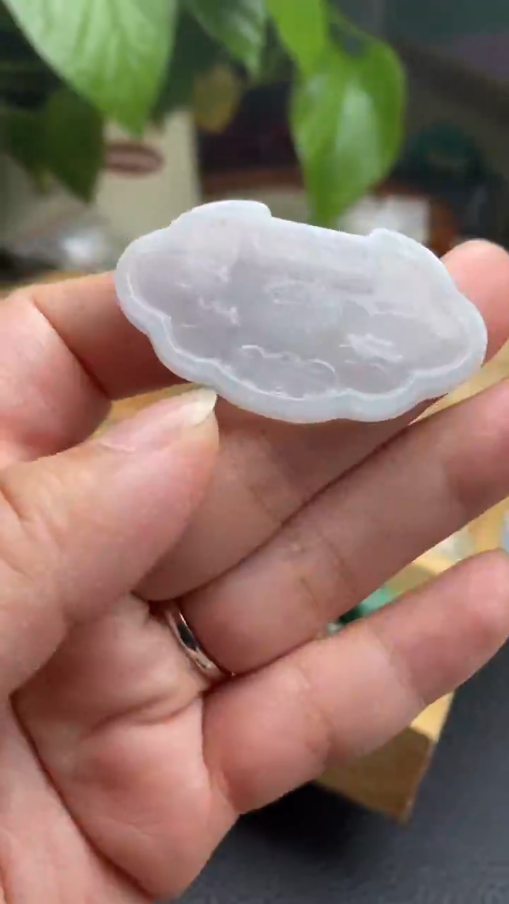 【闪购商品】翡翠挂件未镶嵌如意