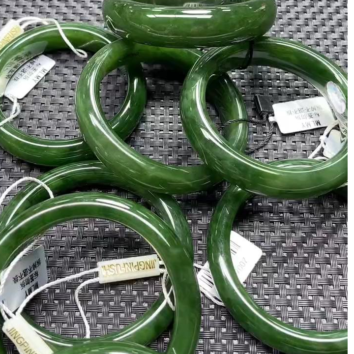 【老郑家】和田玉手镯一支 (多样性发1件)  