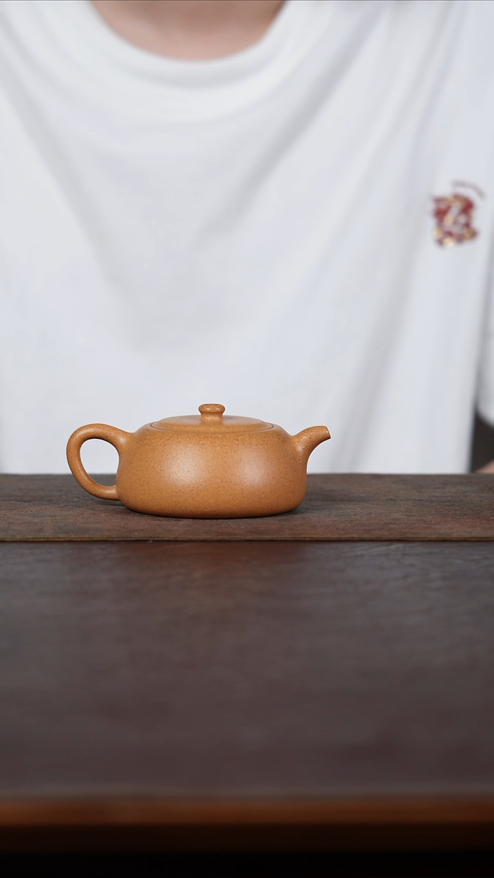 茶壶紫砂见心 老宕口黄金段泥 矮井栏