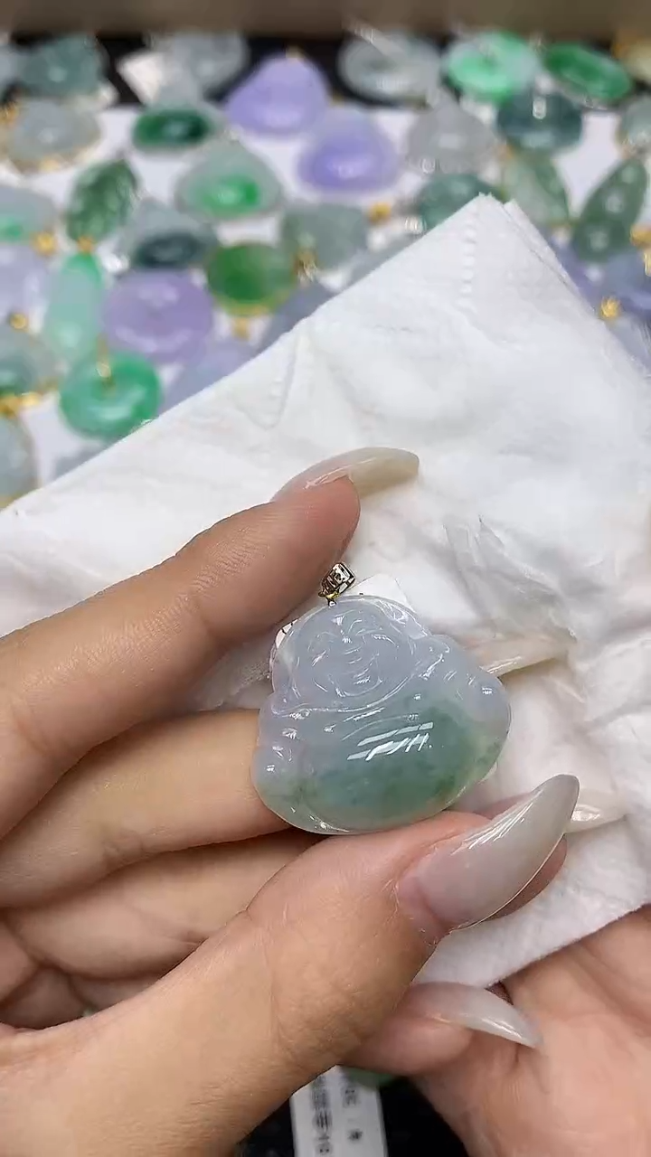 颈饰18K金镶嵌翡翠1