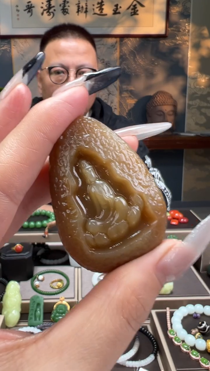 【闪购商品】和田玉吊坠未镶嵌糖料 石窟佛 