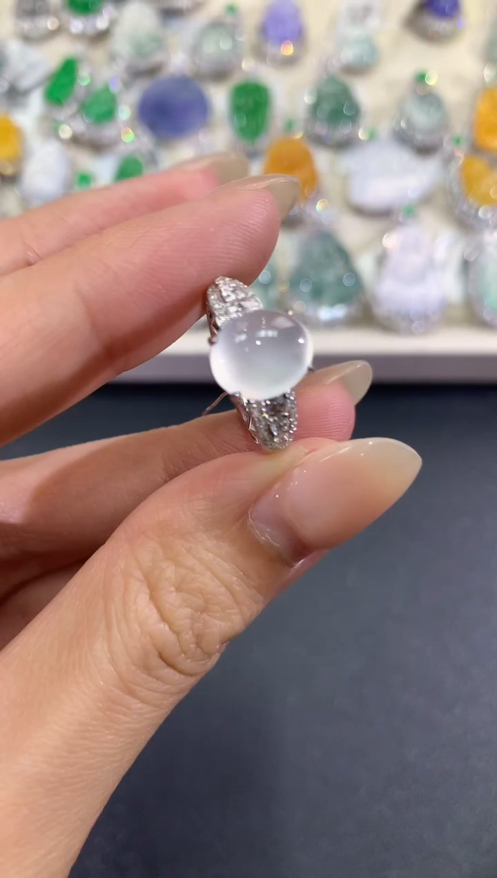 【闪购商品】翡翠戒指18K金镶嵌q74          