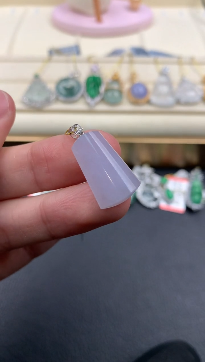 【闪购商品】翡翠颈饰18K金镶嵌A753    