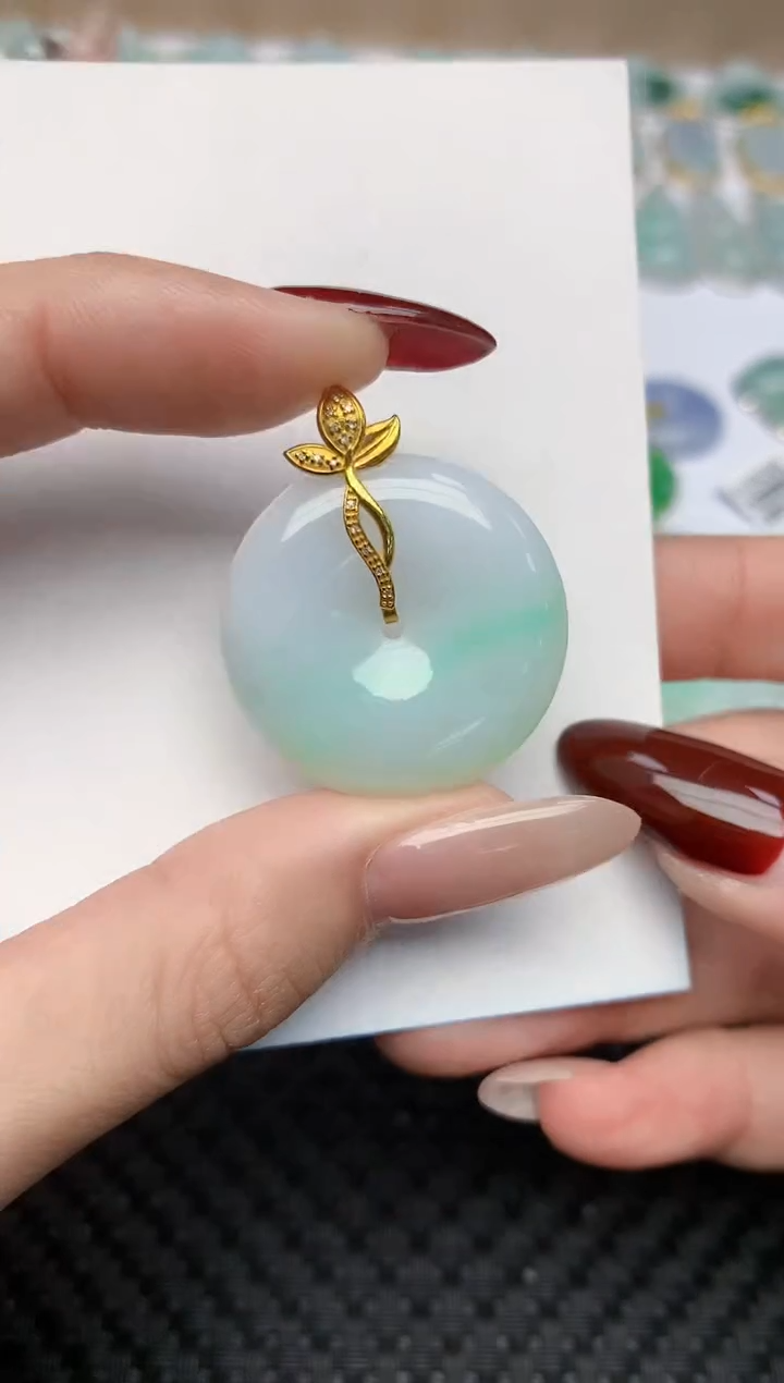 【闪购商品】翡翠颈饰18K金镶嵌天然翡翠a货
