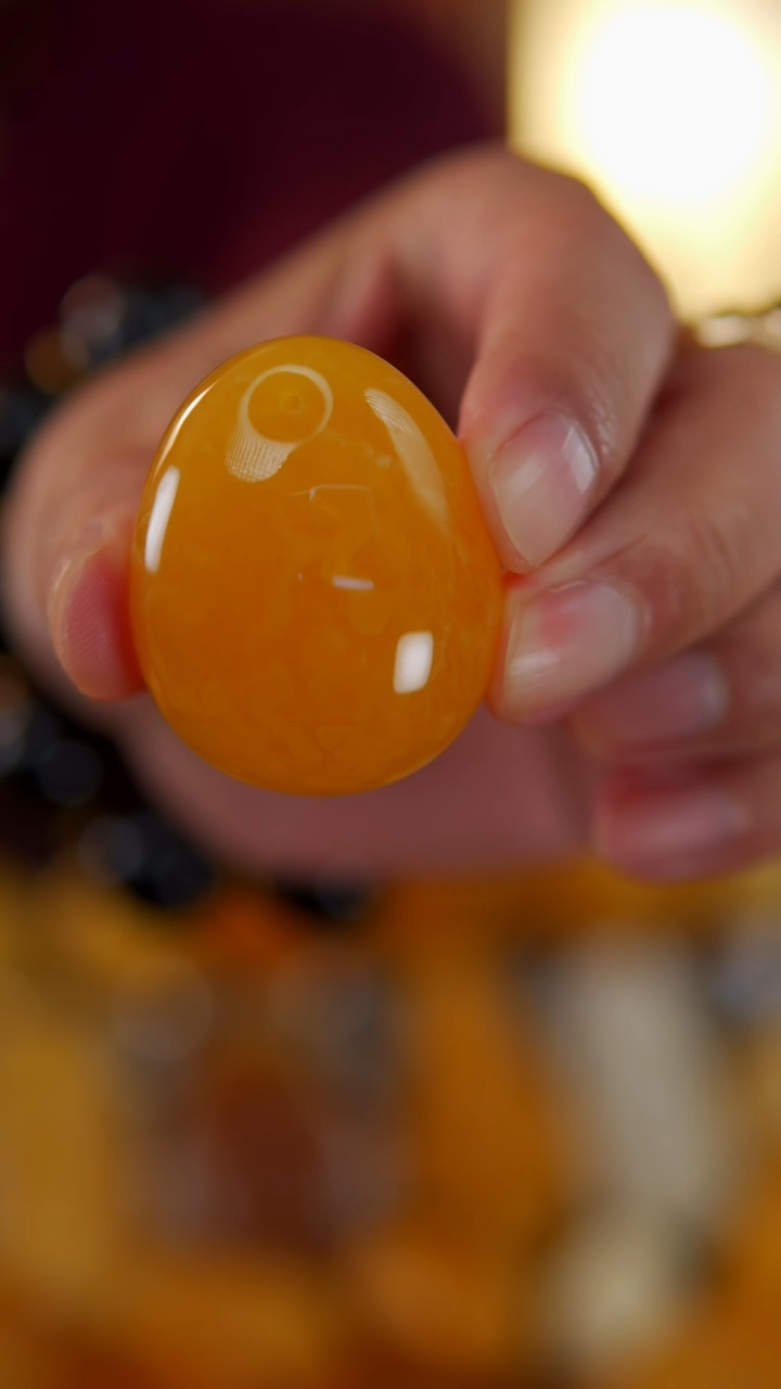 【闪购商品】蜜蜡裸石未镶嵌19.76焦皮料水滴吊坠