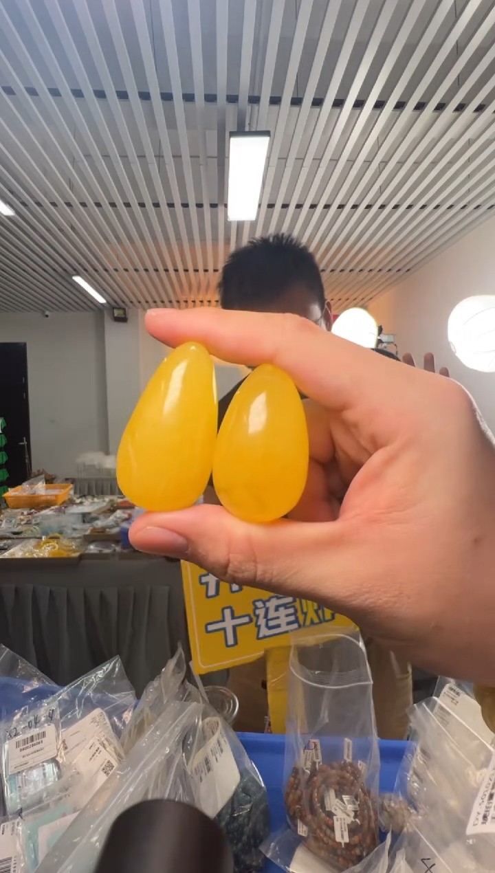 蜜蜡吊坠(不含链)未镶嵌俄料鸡油黄蜜蜡吊坠14克多样性发一