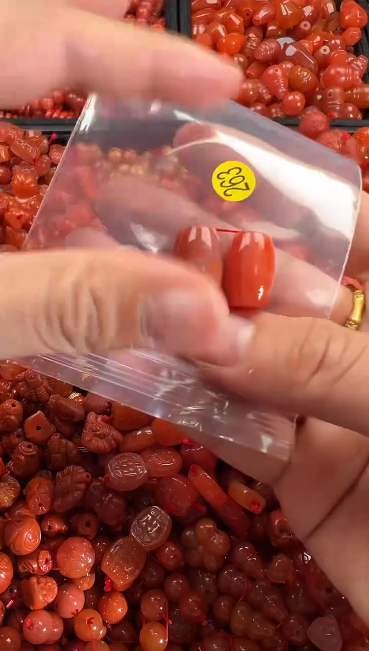 【闪购商品】南红玛瑙颈饰未镶嵌1