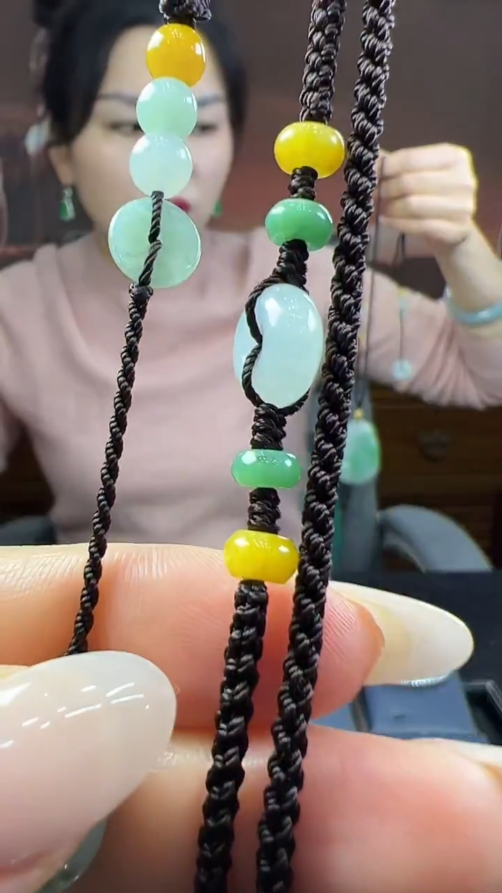 未镶嵌挂件翡翠美背