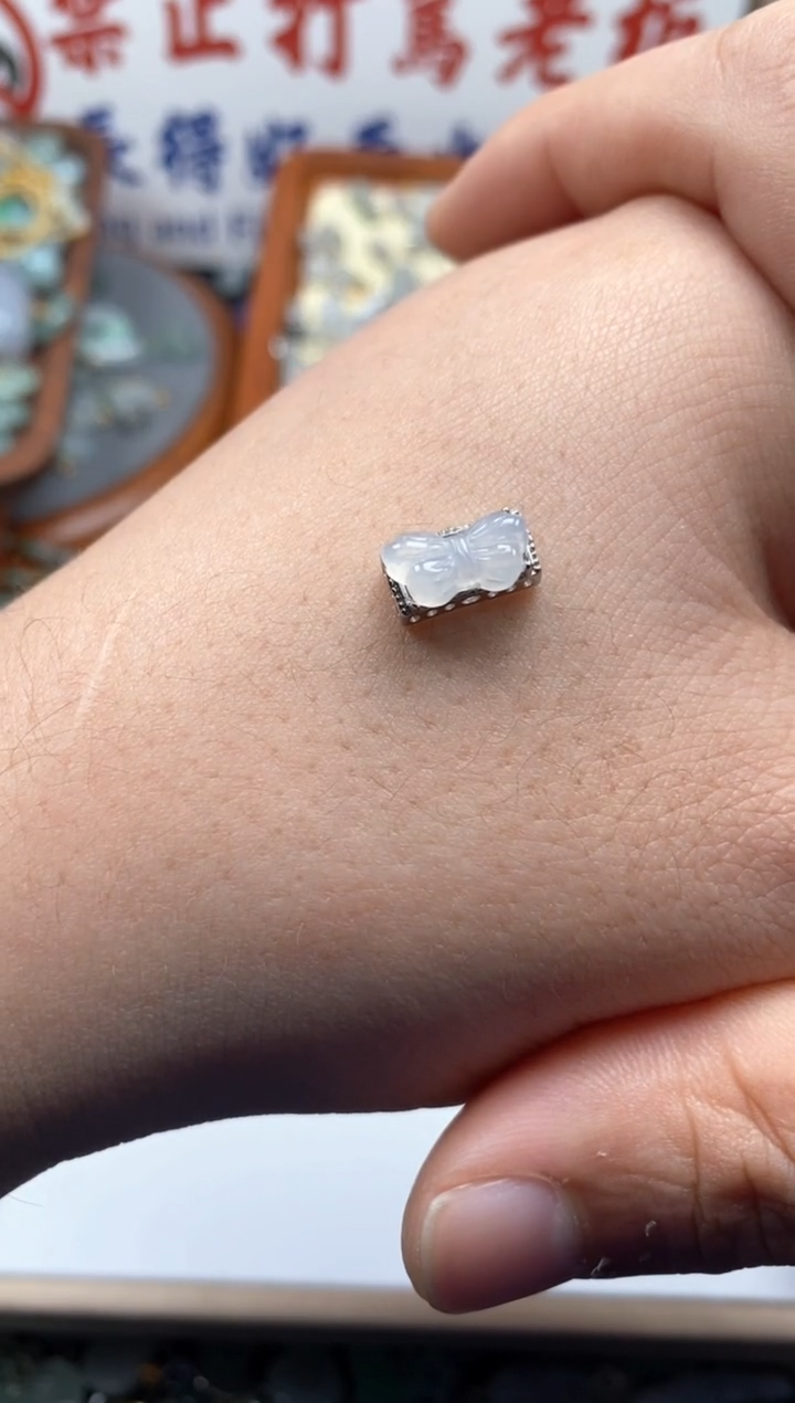 【闪购商品】翡翠颈饰未镶嵌哥哥