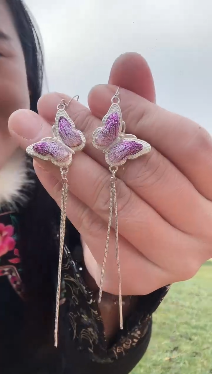 织绣非遗苗绣饰品016