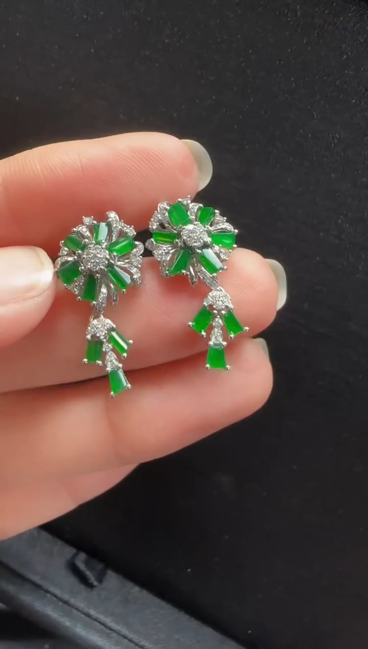 【闪购商品】翡翠耳环18K金镶嵌519随形一对