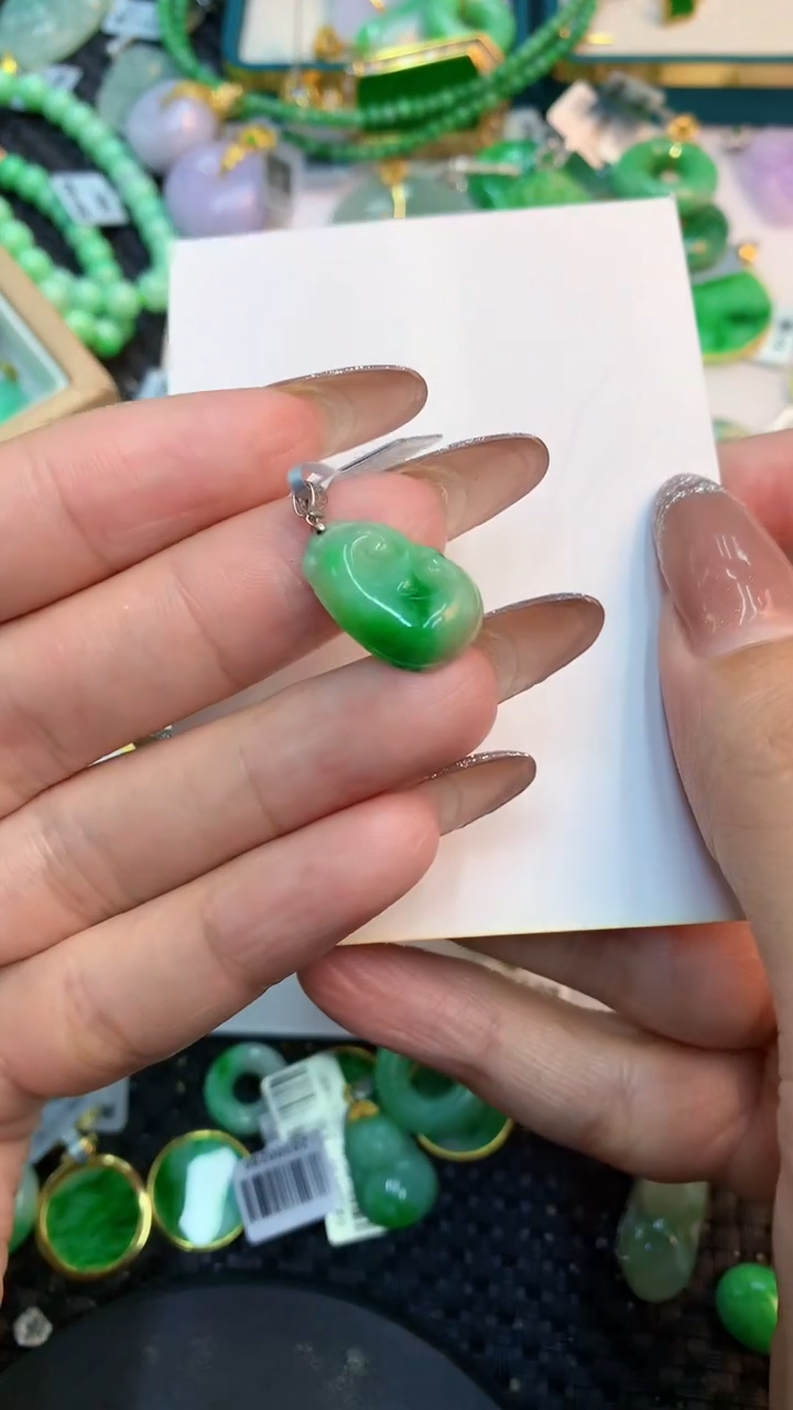 颈饰18K金镶嵌翡翠1