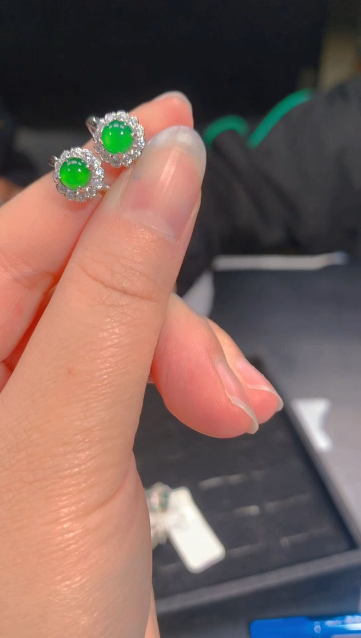 【闪购商品】定制翡翠未镶嵌59定制翡翠，多样性发货（发其一）