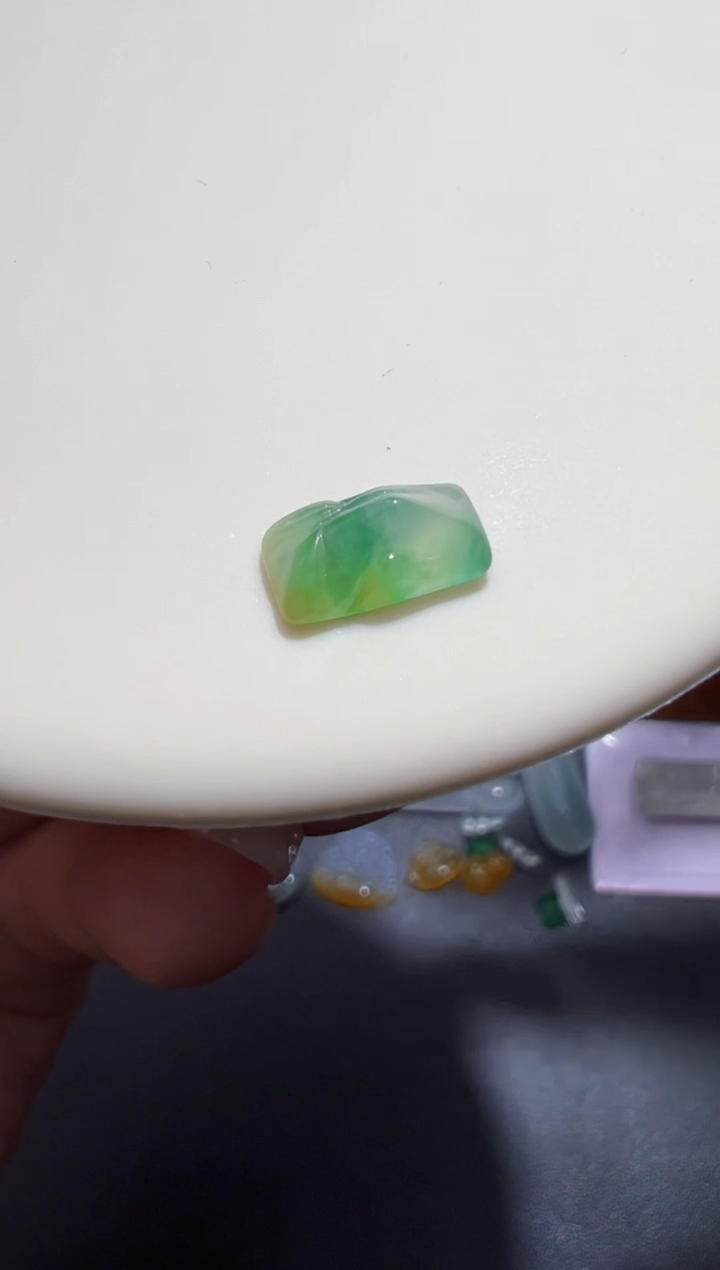 未镶嵌定制翡翠风生水起