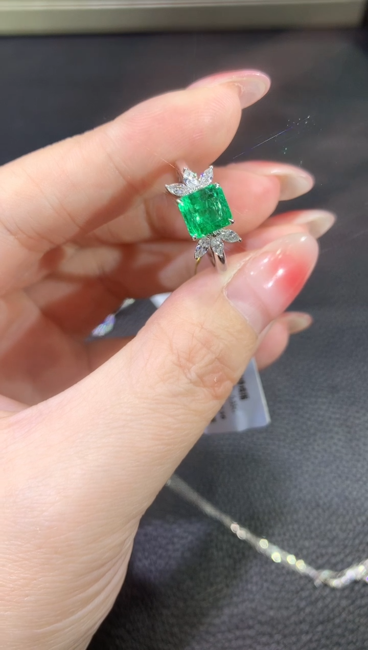 【闪购商品】祖母绿戒指银S925镶嵌D85 