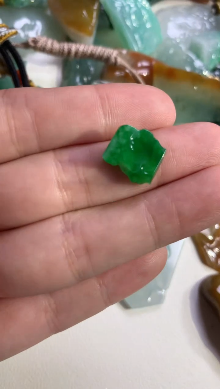 【闪购商品】翡翠颈饰未镶嵌吊坠