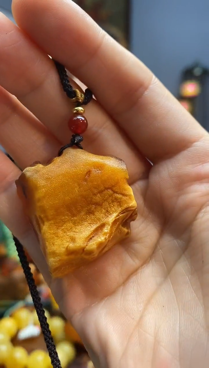 琥珀颈饰未镶嵌吊坠