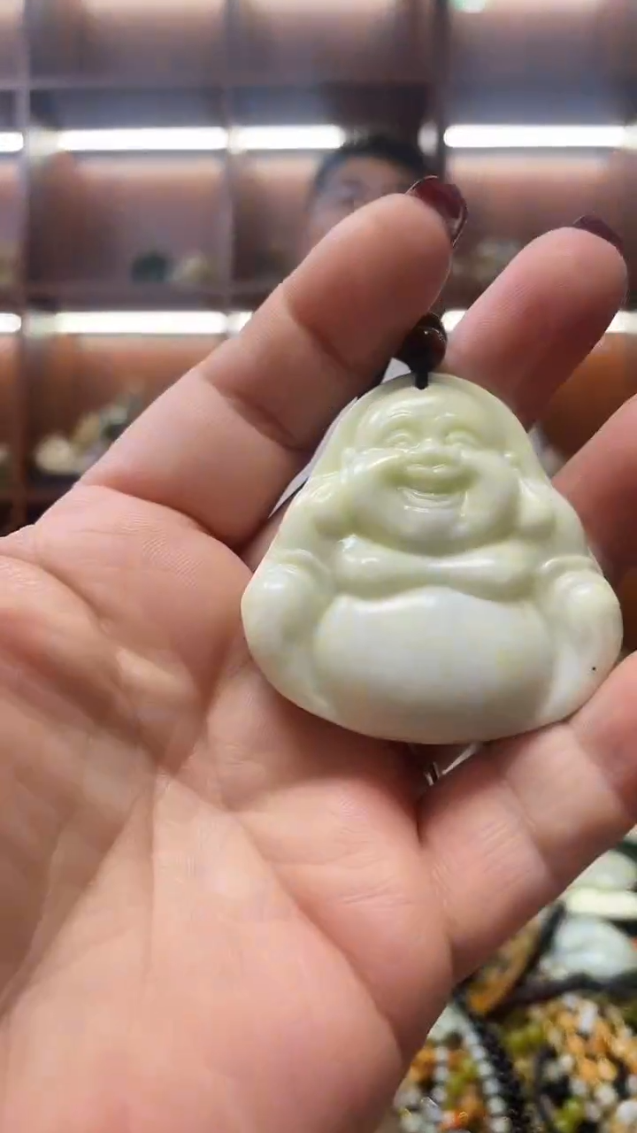 未镶嵌蛇纹石玉吊坠      