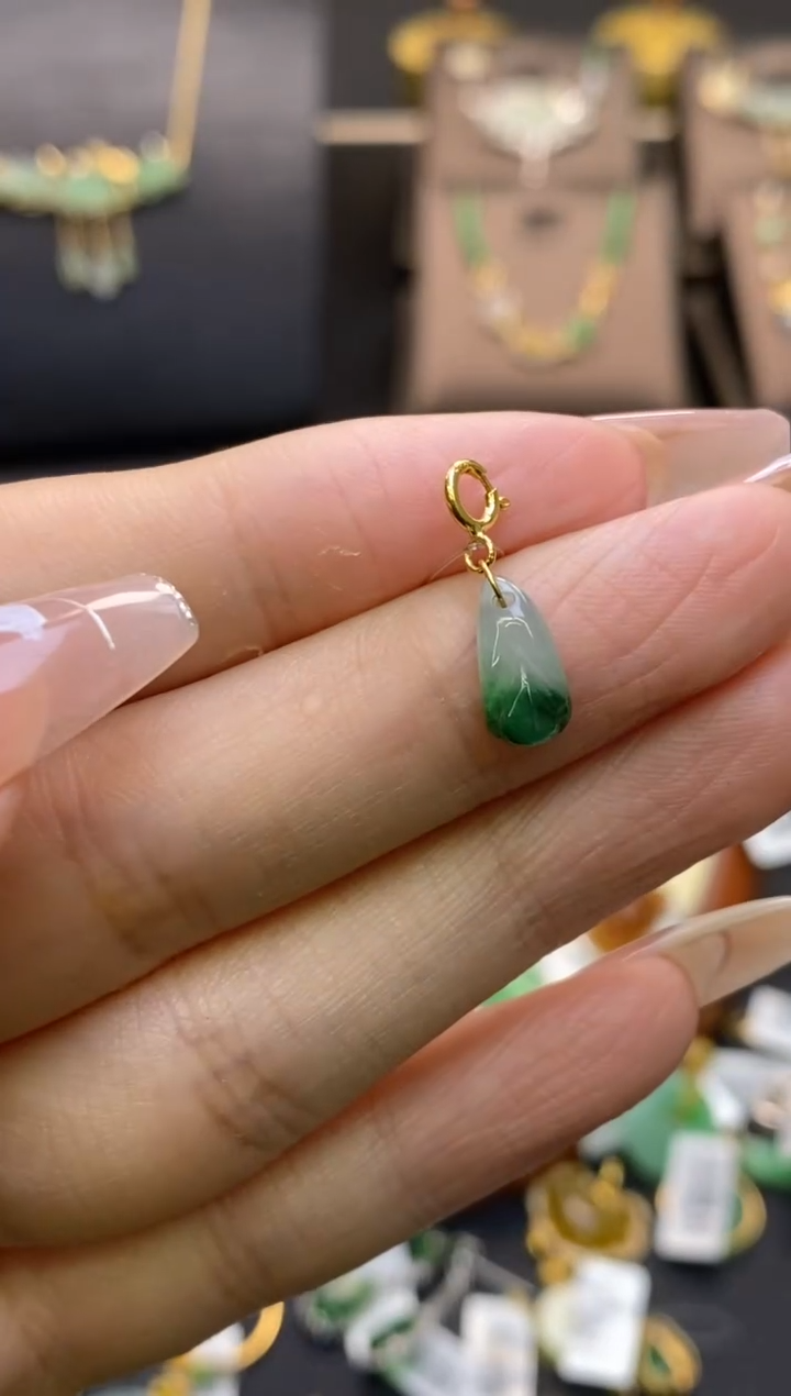 【闪购商品】翡翠颈饰18K金镶嵌净货12446