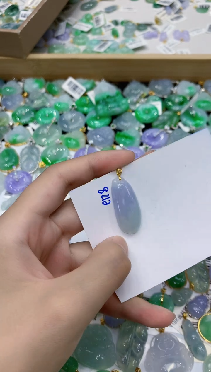 翡翠18K金镶嵌颈饰111111111