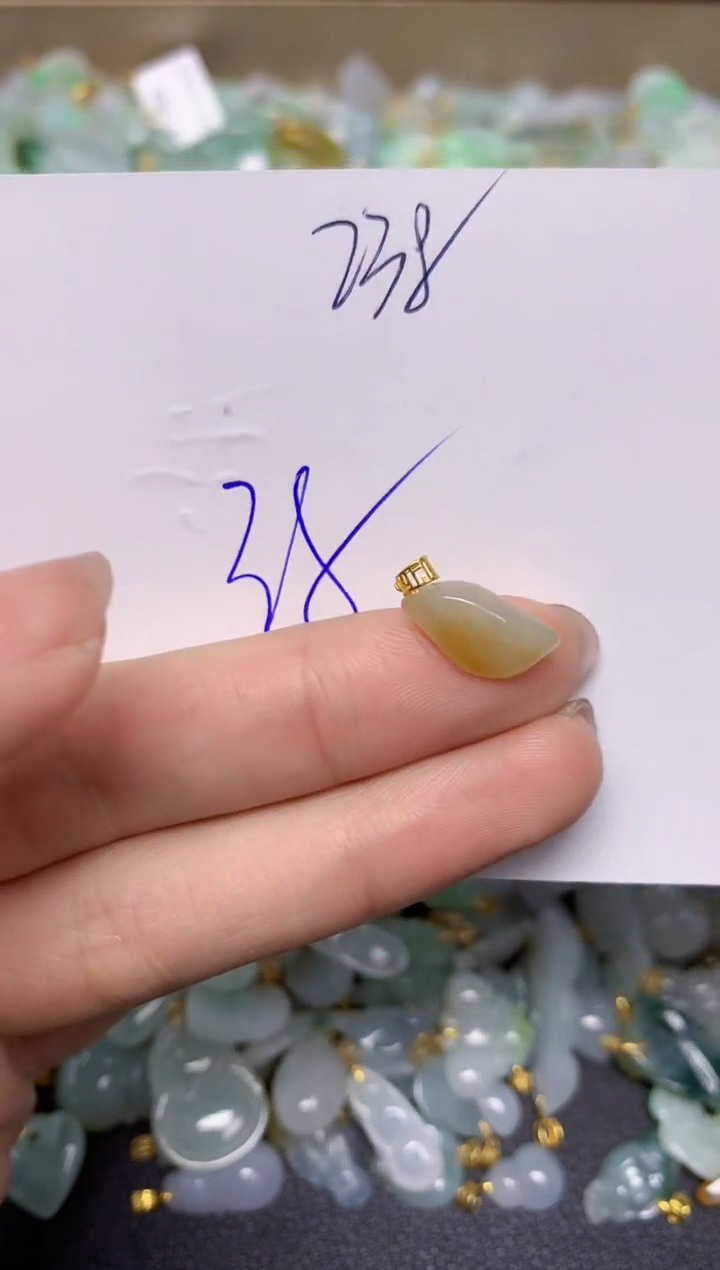 【闪购商品】翡翠颈饰18K金镶嵌天然翡翠A货