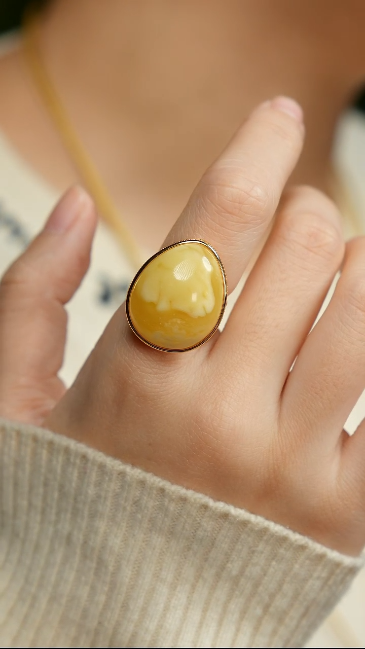 银S925镶嵌蜜蜡戒指水滴