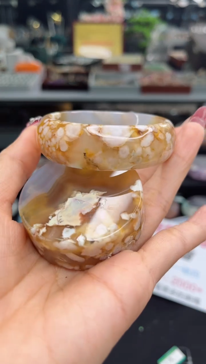 【闪购商品】石英质玉手镯未镶嵌54圈口（赠品镯心）6221420