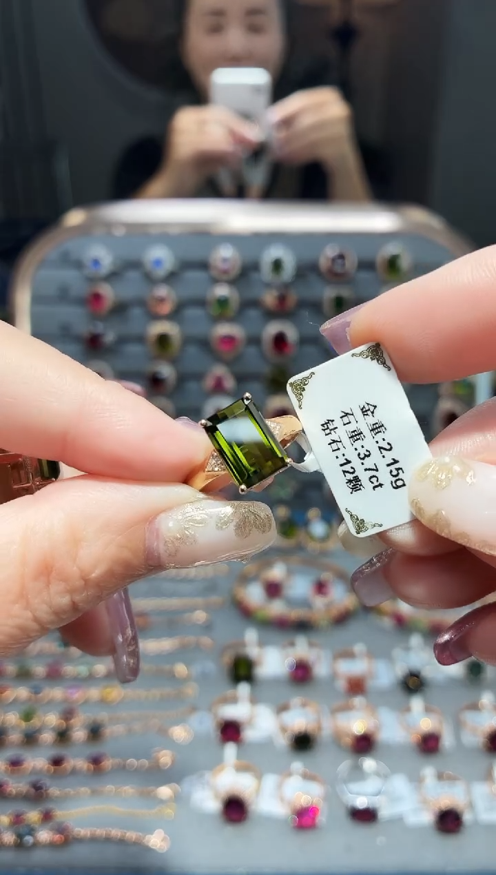 18K金镶嵌戒指碧玺子*@3.7..