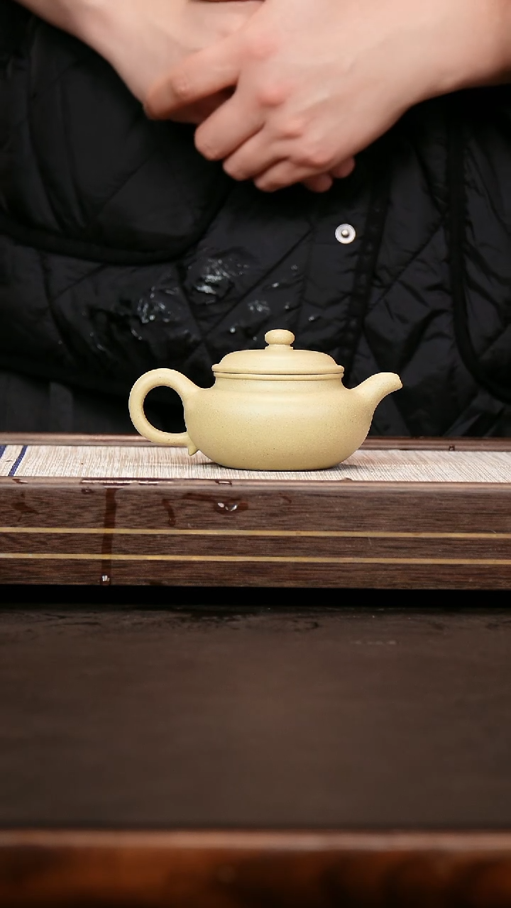 茶壶紫砂本绿 仿古200cc 梅小章