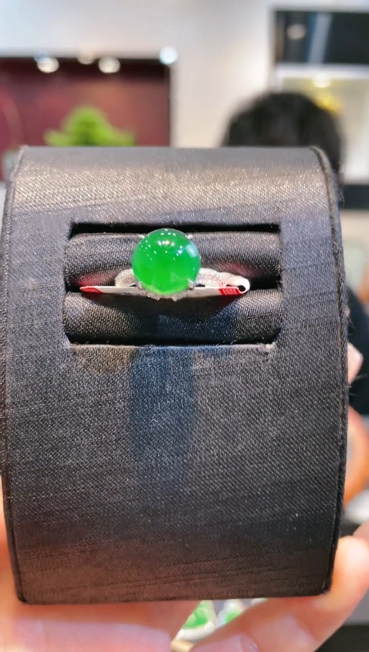 【闪购商品】翡翠颈饰18K金镶嵌A37天然A货翡翠戒指