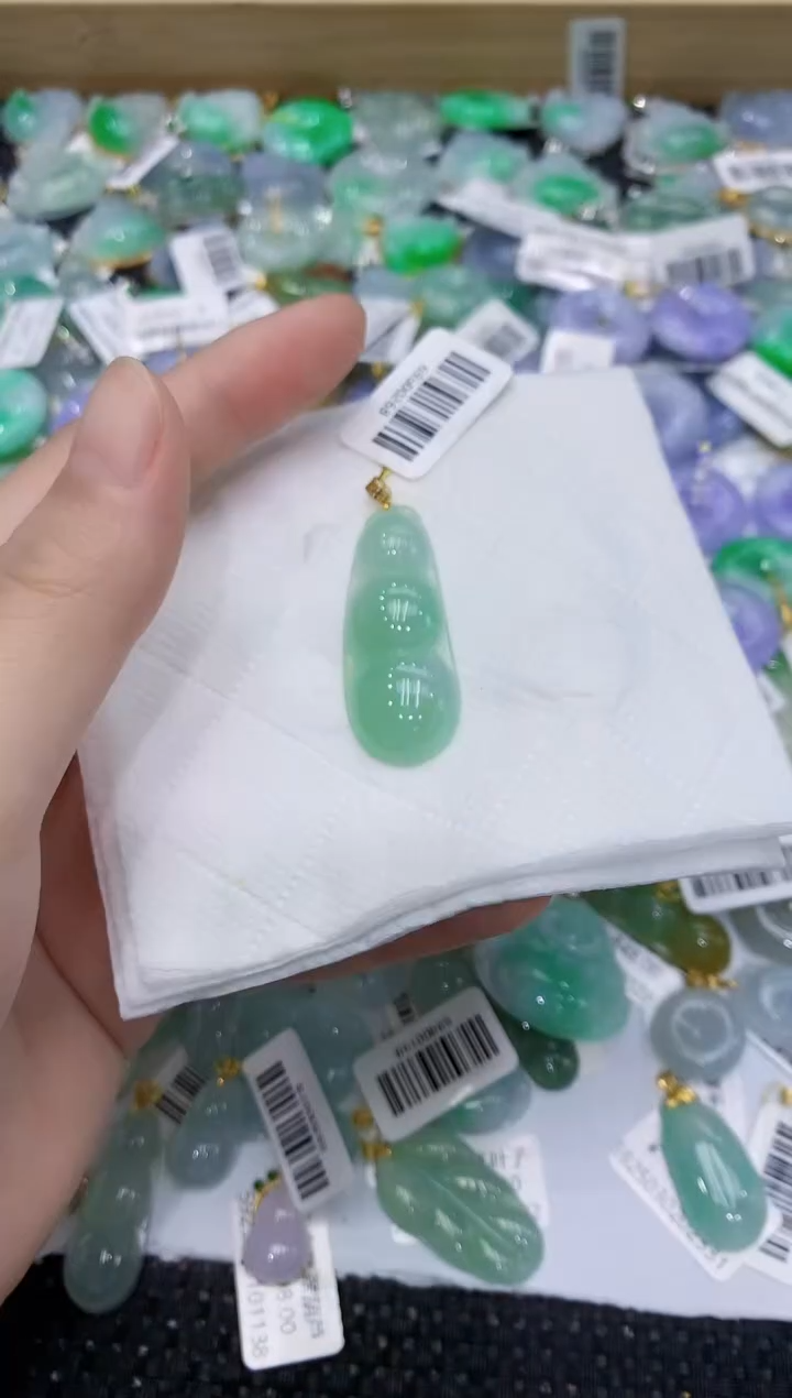 翡翠18K金镶嵌颈饰111111111