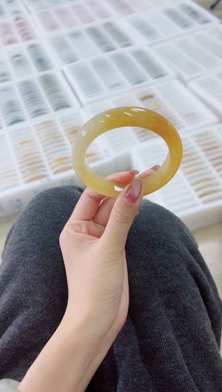 未镶嵌手镯石英质玉38-61HU