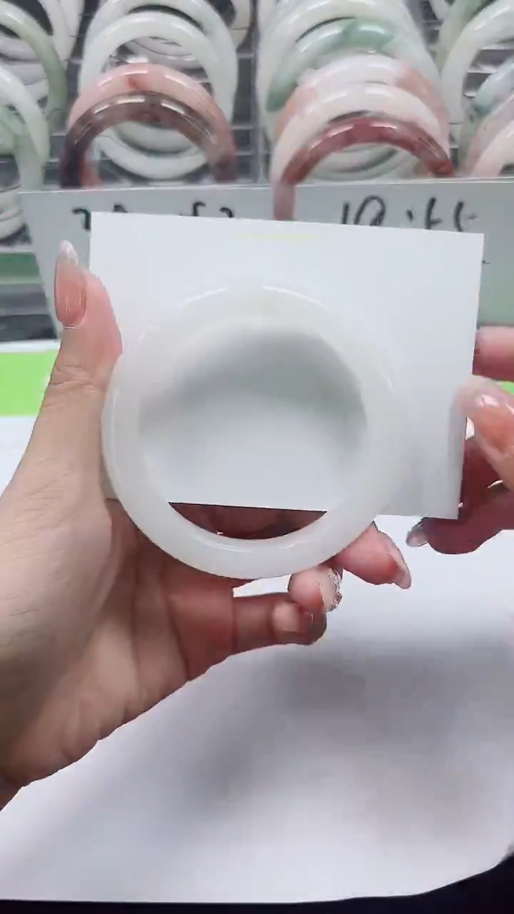 【闪购商品】石英质玉手镯未镶嵌A103-54/55