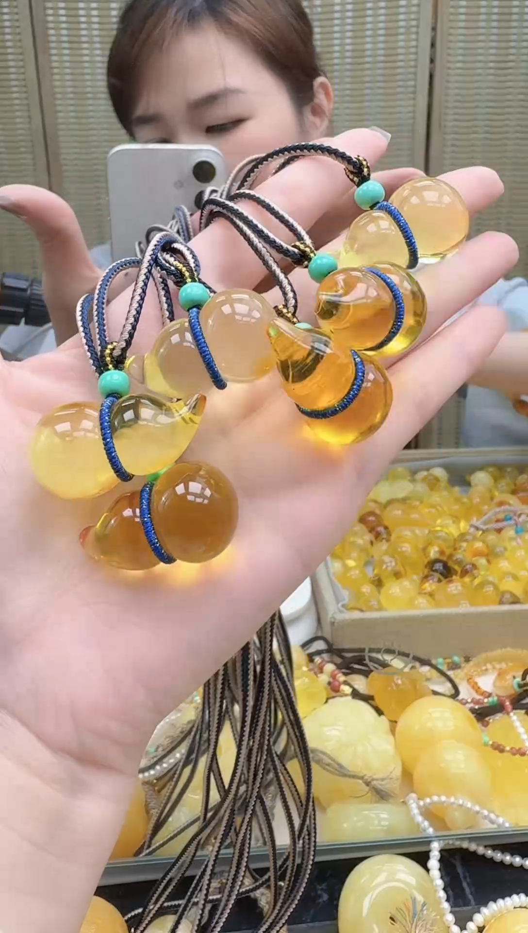 未镶嵌琥珀裸石多样性发一