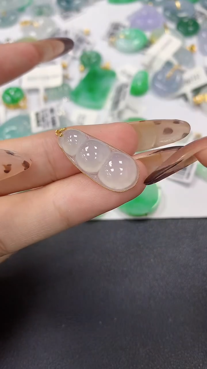 颈饰18K金镶嵌翡翠a货假一赔三支持复检百元上9元证书费自理