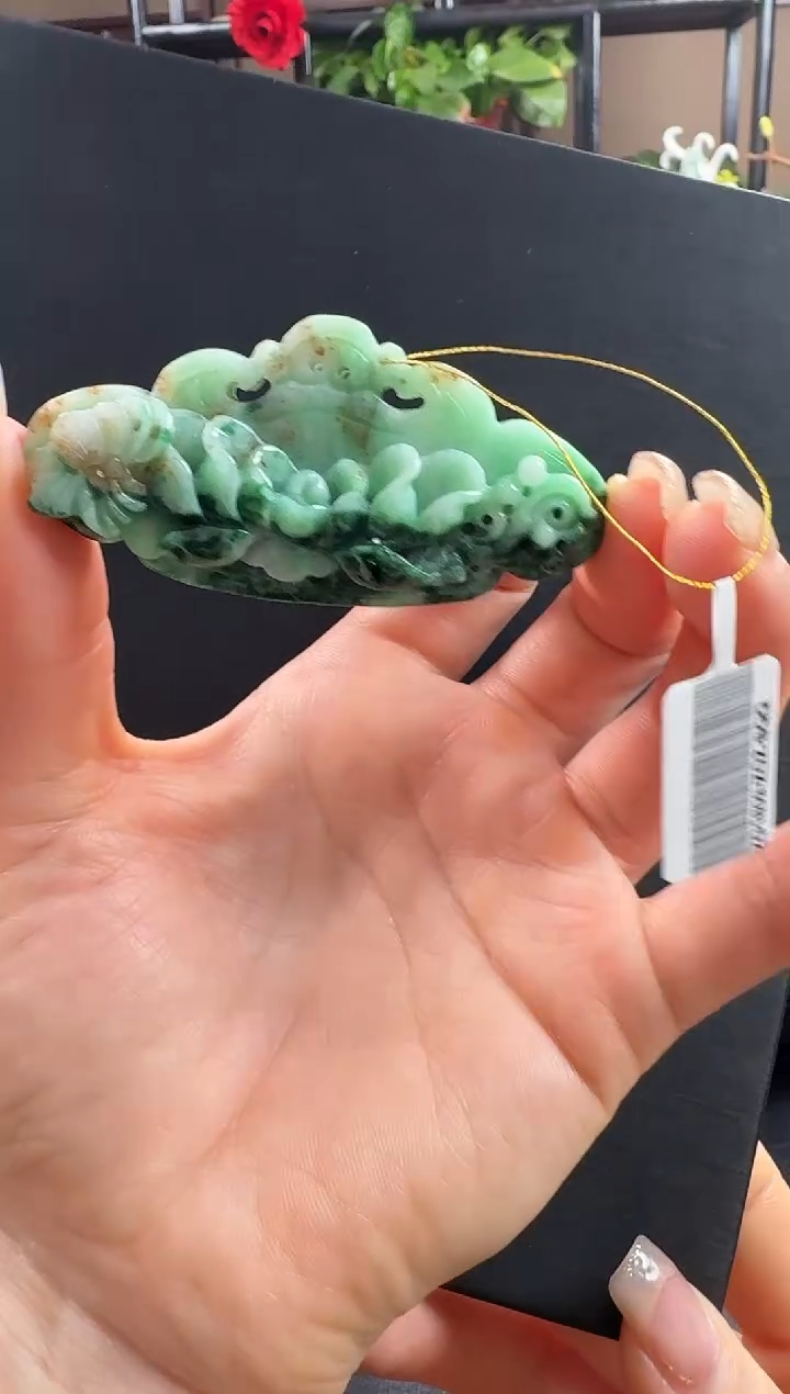 颈饰未镶嵌翡翠花牌