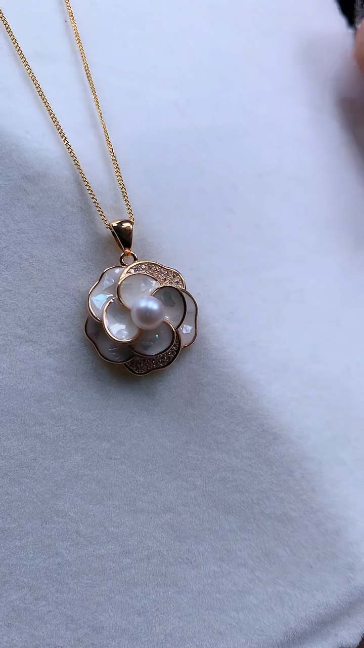 【闪购商品】海水珍珠颈饰银S925镶嵌山茶花珍珠吊坠