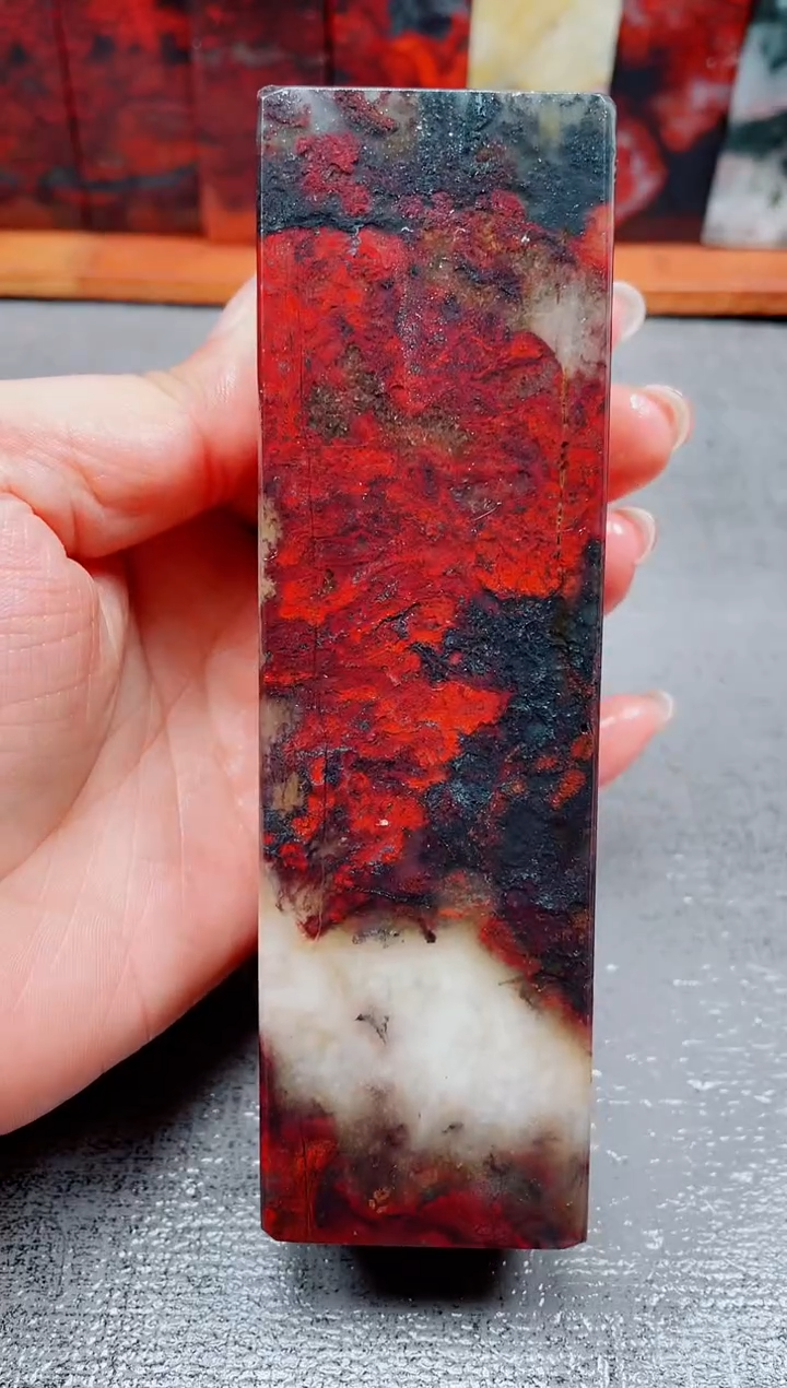 玉桂林鸡血玉素章18 3.8左右