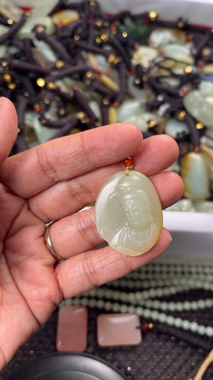 【闪购商品】和田玉颈饰未镶嵌多样性发货没有证书拍一发一有瑕