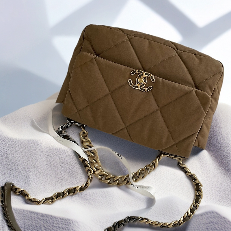 95新 Chanel/香奈儿 東区-沙漠黄金扣19bag大号28开单肩包/83968