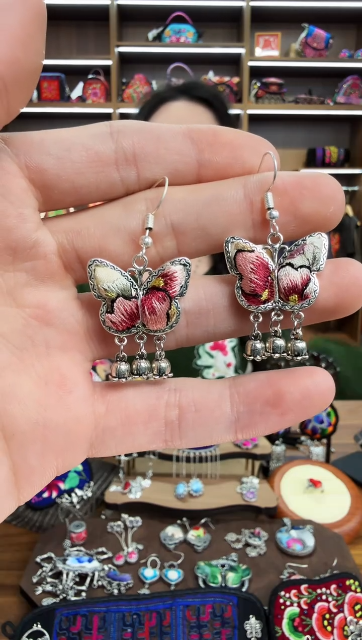 【闪购商品】织绣9蒙阿苏苗绣传承