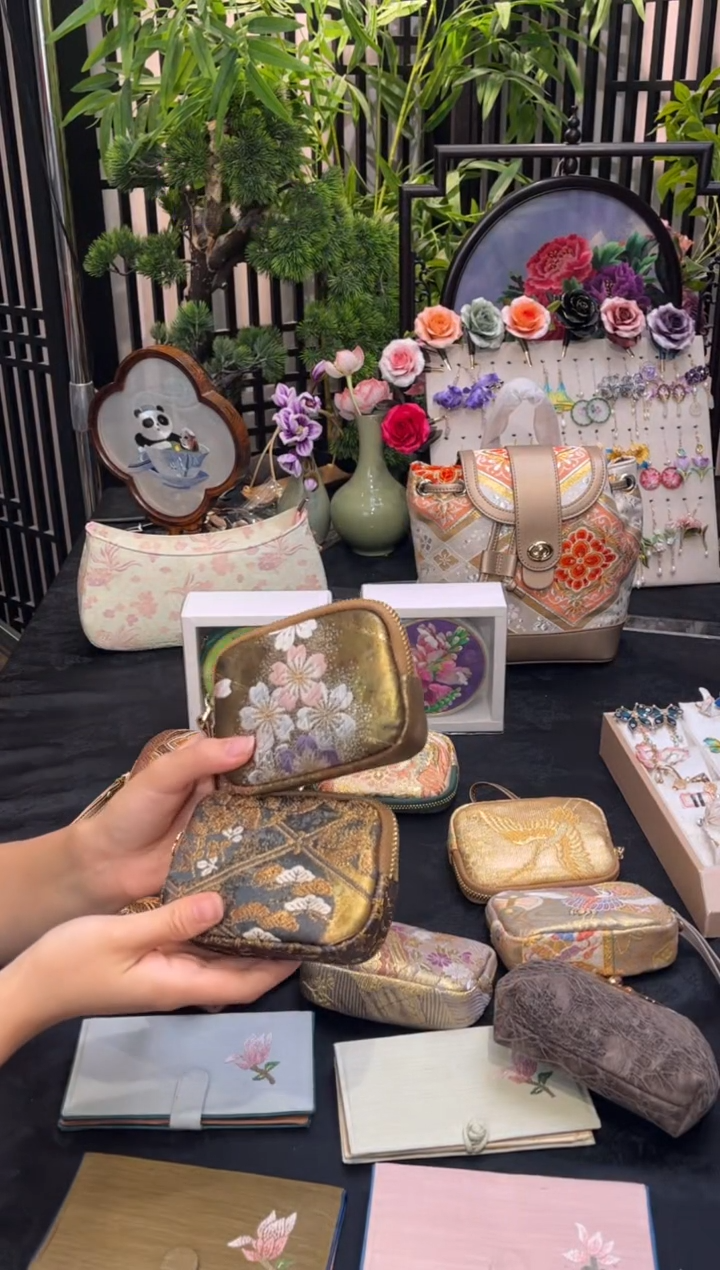 织绣燕****?非遗苏绣手工饰品