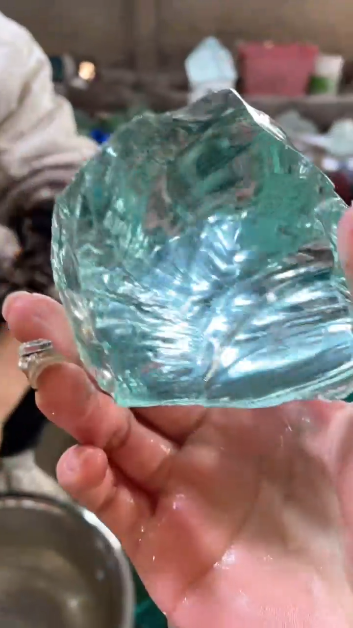 新疆五彩石原石摆件