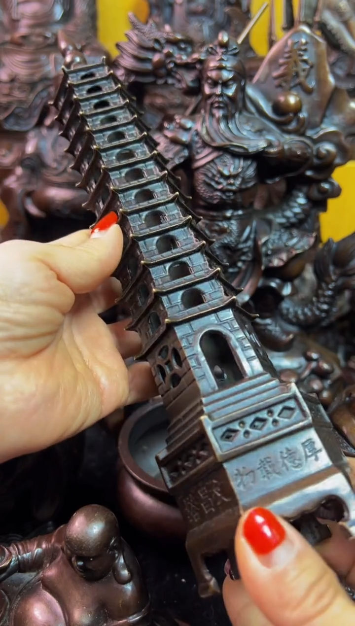 【闪购商品】1案台摆件 物品摆件 13层