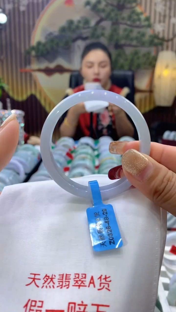 【闪购商品】翡翠手镯未镶嵌多人06113