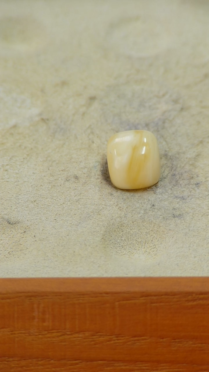 【闪购商品】蜜蜡裸石未镶嵌俄料老型10+mm0.592克