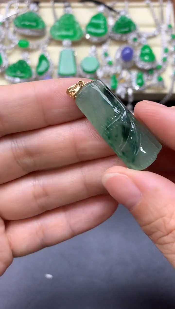 颈饰18K金镶嵌翡翠140-中国好珍宝