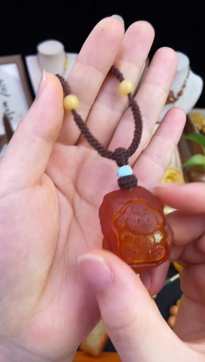 琥珀未镶嵌珠宝奇石柒月